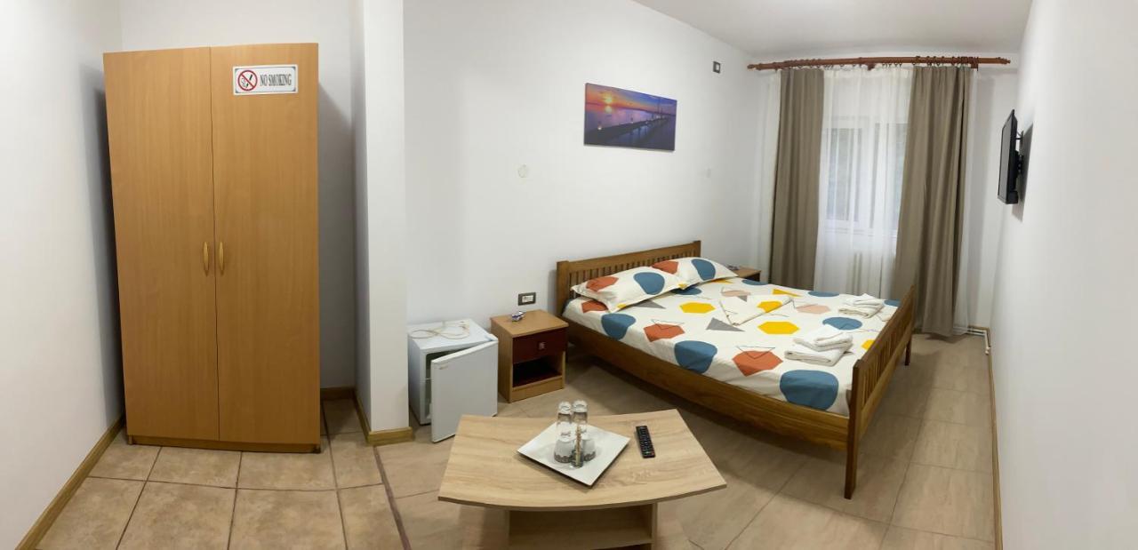 Raven Comstar Apartment Corbu  Bagian luar foto